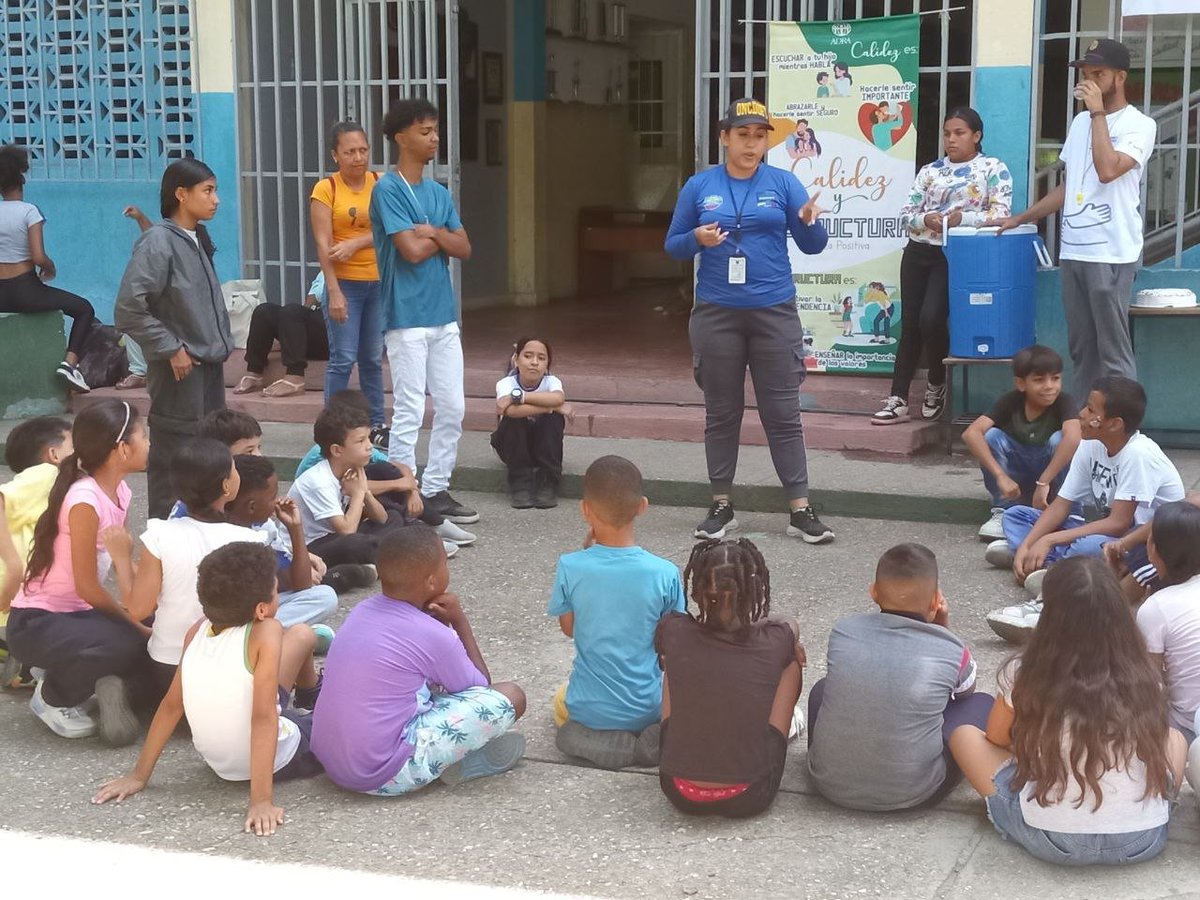Oncdoft4's tweet photo. ONCDOFT Miranda asistió al PLAN VACACIONAL COMUNITARIO VENEZUELA RÍE 2026 sector el Milagro parte baja, realizando conversatorio sobre la prevención de los delitos contra la Indemnidad sexual, aportando a la gran Misión Cuadrantes de Paz en su vértice 1
@MijpVzla
@oncdoftvzla2 https://t.co/b0gmw2OZB7