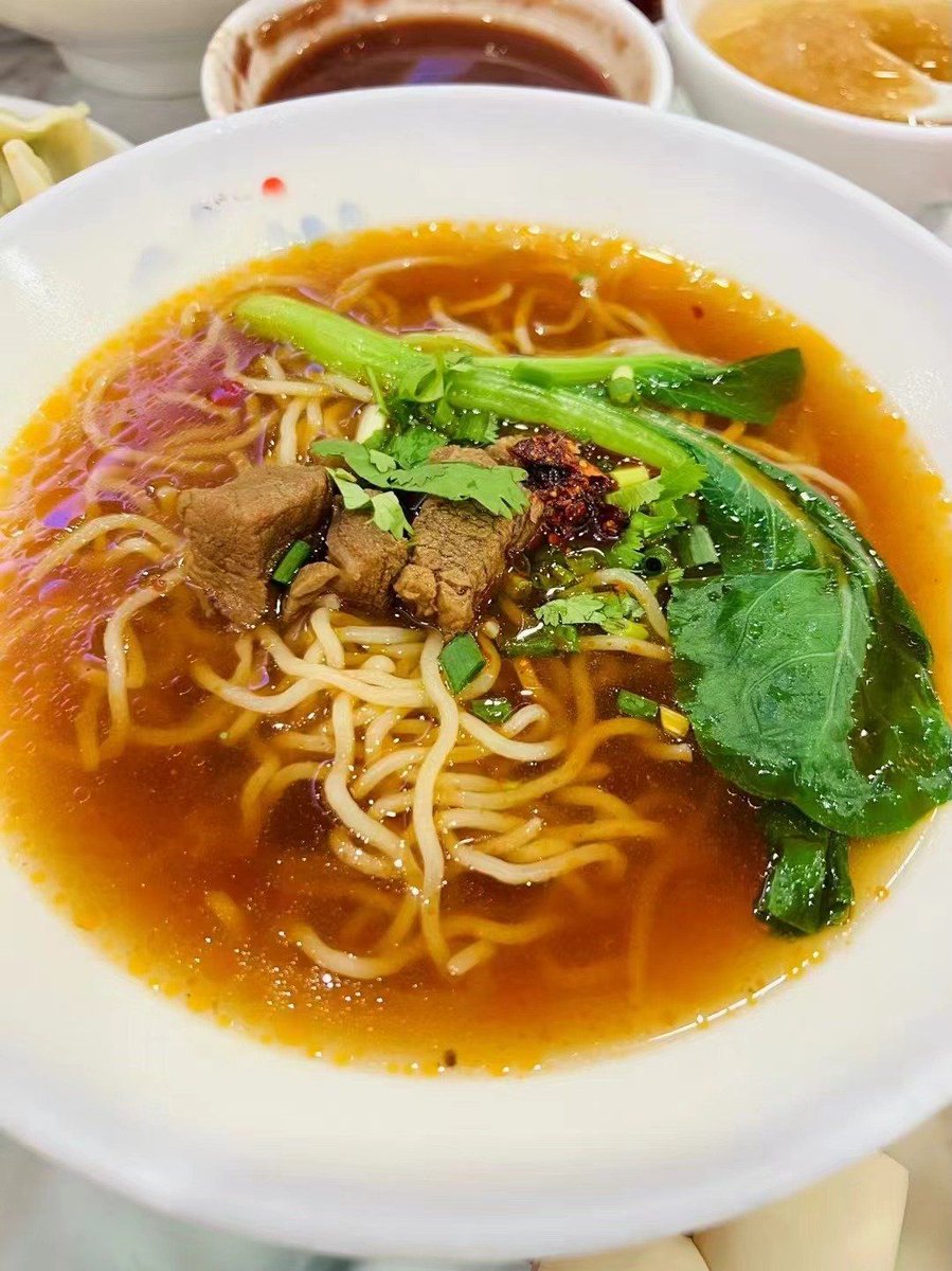 SafiulAzis's tweet photo. Late night craving hits—steaming bowl of ramen with melt-in-your-mouth chashu, served soft by the warm glow of a tiny shop. No rush, just simple comfort after a long day. https://t.co/Y1GGa0HYbh