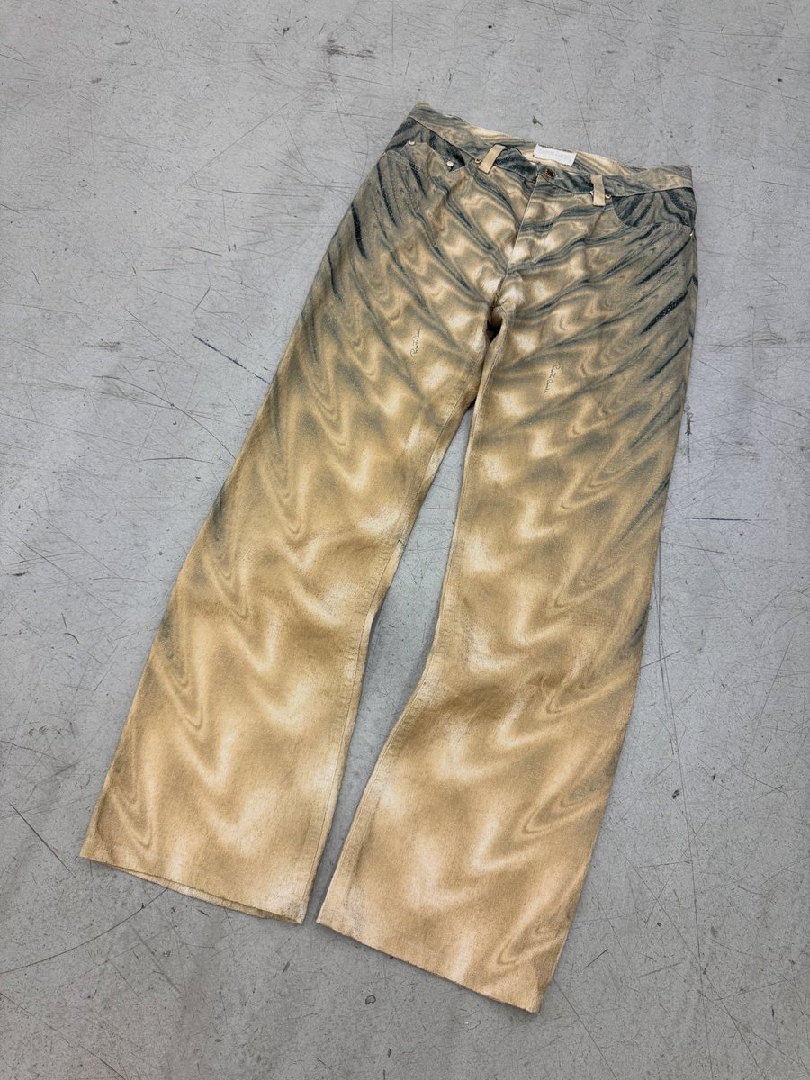 HardestFitPics's tweet photo. Roberto Cavalli Hallucination jeans SS2001 https://t.co/mebBV4tv45