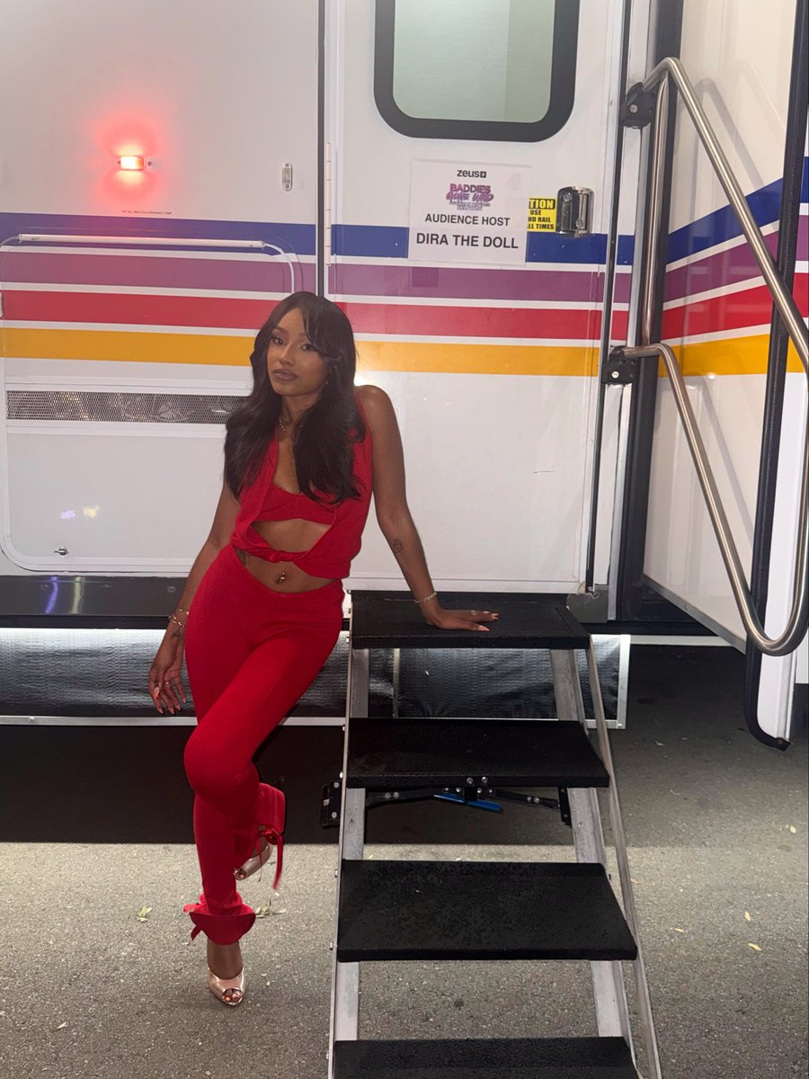 dirathedoll's tweet photo. Set Life. https://t.co/biTMf7n7JQ