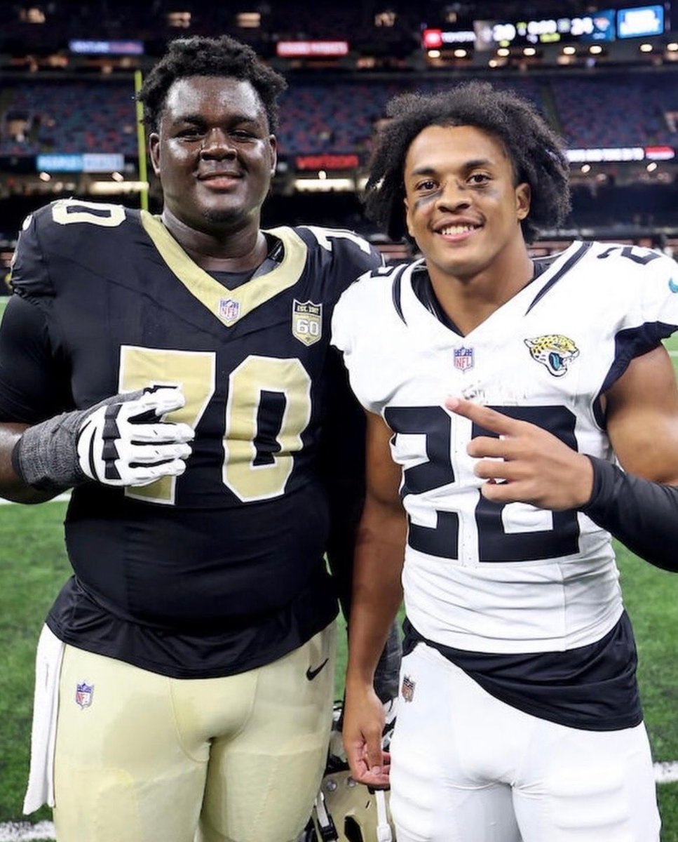 Terrapins247's tweet photo. Former Maryland teammates Alan Herron and Jalen Huskey after they made their respective NFL debuts over the weekend 🐢 https://t.co/1K1izsVUP6