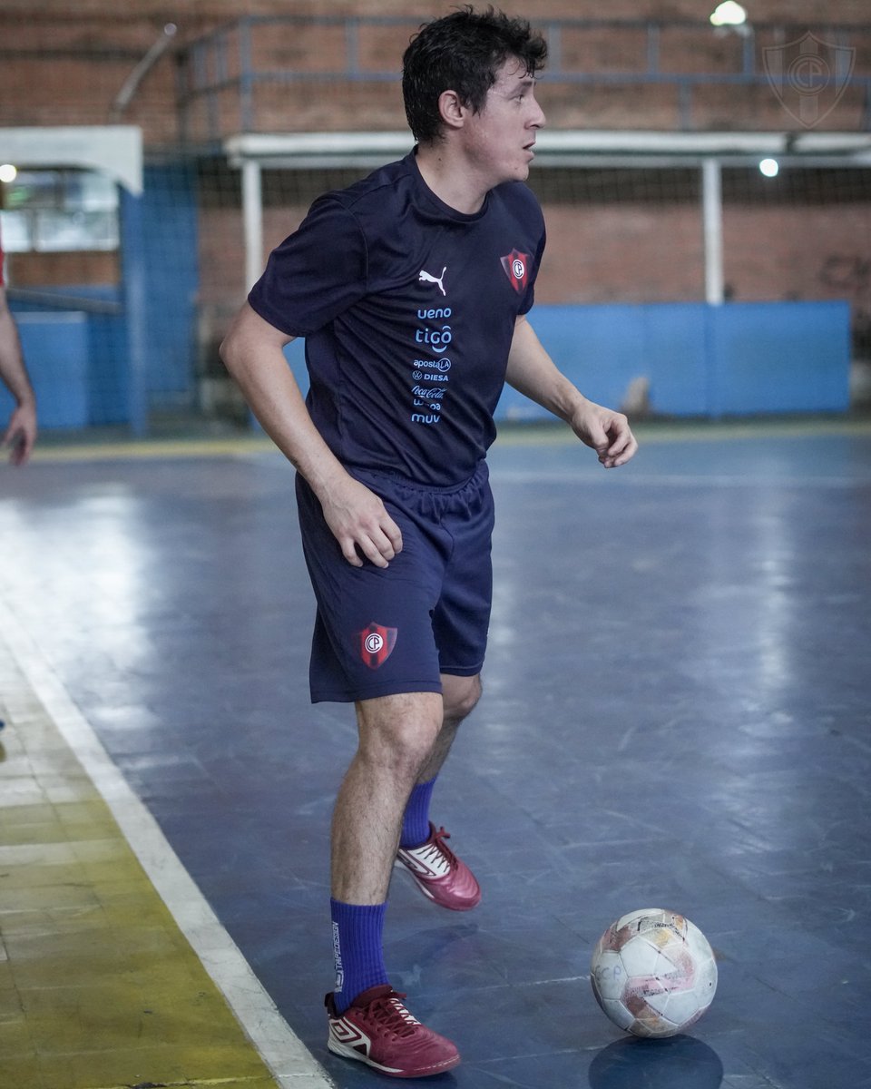 CerroFutsalFIFA's tweet photo. ¡Con la cabeza puesta en las semifinales! ⚽️🌪️ https://t.co/akWCBHdwrI