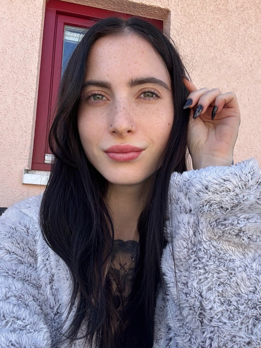 blissfulaileen's tweet photo. Cute and single btw 😜 https://t.co/tdbbYmP0Jv