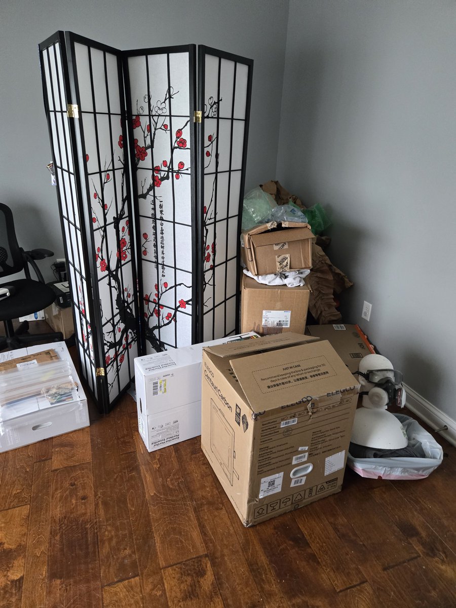 SheikahTheWolf's tweet photo. Here's other pictures for proof they left in a hurry i took these as they were mid moving out https://t.co/QDBTWZ3QIx