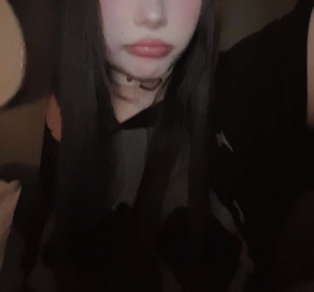 jinncatt's tweet photo. Loser Loser Loser https://t.co/UqRPMLqK2P