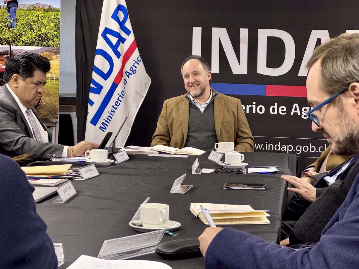 INDAP_Chile's tweet photo. Un nuevo capítulo de la colaboración que impulsa la Reunión Especializada sobre Agricultura Familiar #REAF del Mercosur se ha escrito en INDAP: En nombre de 🇨🇱 recibimos hoy a altos representantes de   🇧🇷🇧🇴🇵🇾 y 🇺🇾 en el marco de la cita de coordinadores nacionales Reaf en Stgo📍 https://t.co/KPKamIU7Jl