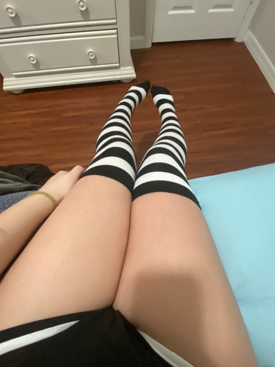 Milo121411's tweet photo. Puppy boy thighs :3 https://t.co/g5WOfBz2q4