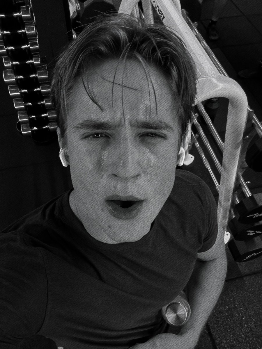 czndwin's tweet photo. ㅤ
ㅤㅤㅤㅤo personal trainer encheu meu 
ㅤㅤㅤㅤrabo de tapa depois do treino.
ㅤ https://t.co/xSGOKrjI1B