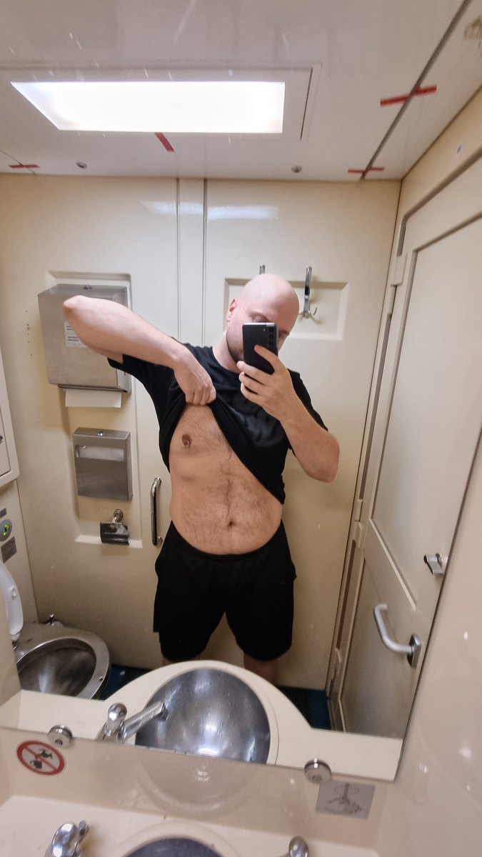 take_it_easy001's tweet photo. И вновь дорога дальняя .. https://t.co/yJNK74G4sg