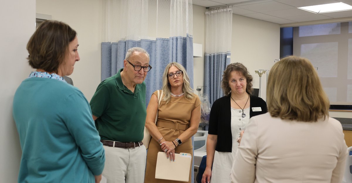 AlfredState's tweet photo. Senator Chuck Schumer visited campus today to tour healthcare labs and meet with #AlfredState and local hospital leaders

https://t.co/2iz1f6lPix https://t.co/lKYMWRTky3