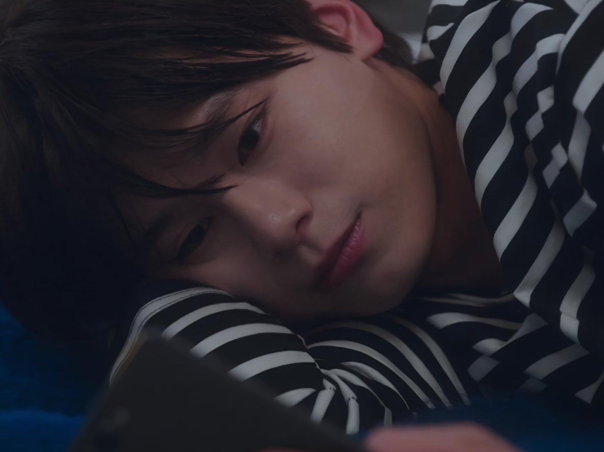 woomin looks so cute throughout this entire scene 💓