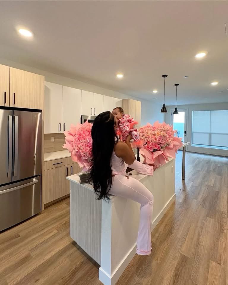 layxsnv's tweet photo. How it should be after giving birth to his child💐💓 https://t.co/ilznYekfee
