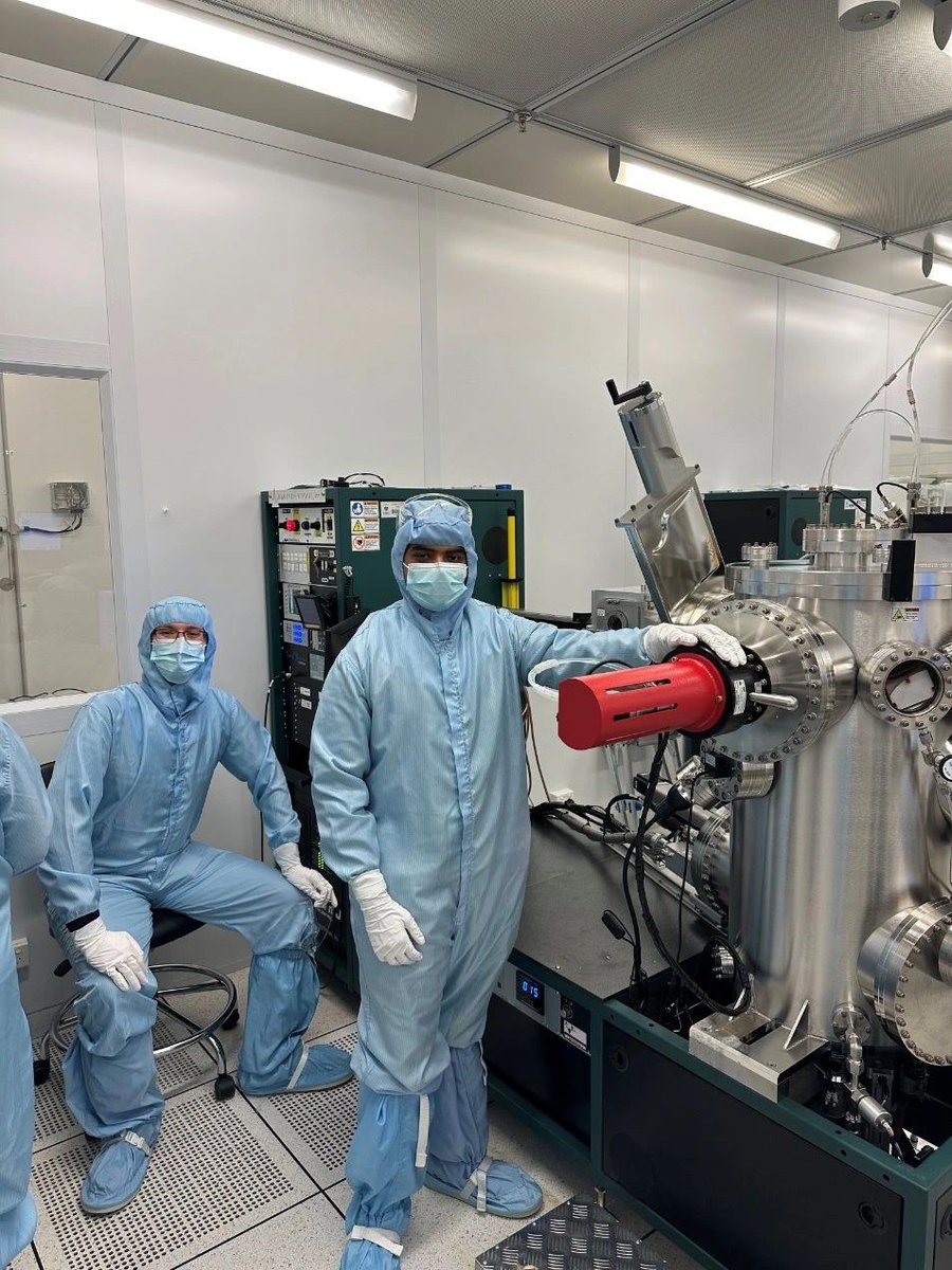 Sydney_CRF's tweet photo. From nanowire patterning to Schottky diodes, 10 students gained hands-on experience in quantum research during Sydney Quantum Academy’s Industry Placement Program at Sydney Nano Foundry – building nanofabrication skills while working alongside research teams in the SNF cleanroom.

Sydney Nano Foundry is a Core Research Facility at the University of Sydney.

𝗔𝗯𝗼𝘂𝘁 𝗦𝘆𝗱𝗻𝗲𝘆 𝗡𝗮𝗻𝗼 𝗙𝗼𝘂𝗻𝗱𝗿𝘆 ➡️ https://t.co/LrnRWmC0lQ

#Quantum #Nanofabrication #Nanotech #Semiconductors #STEMEducation
@SydneyQuantum