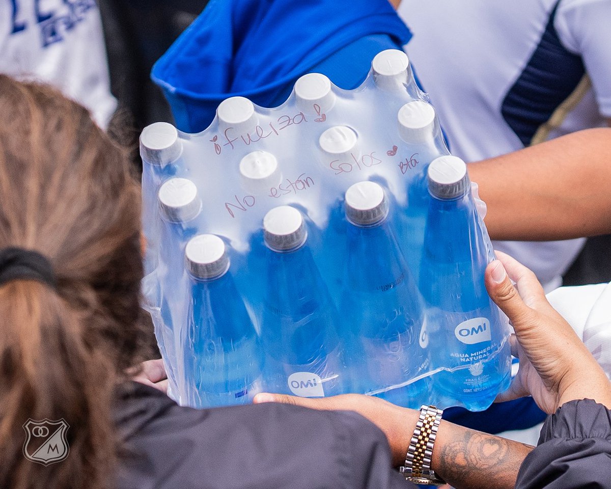 MillosFCoficial's tweet photo. ¡Unidos somos más fuertes! 🙌🇨🇴💙✨ ¡Gracias Familia Azul!

Ⓜ️ En este momento damos por cerradas las filas para la entrega de donaciones. Los invitamos a seguir haciéndolo en el Banco de Alimentos.

💳 Llave BRE-B: 0091677852
📦 Donaciones en especie: Calle 19A # 31 - 50, Bogotá https://t.co/corSGZ1WF7