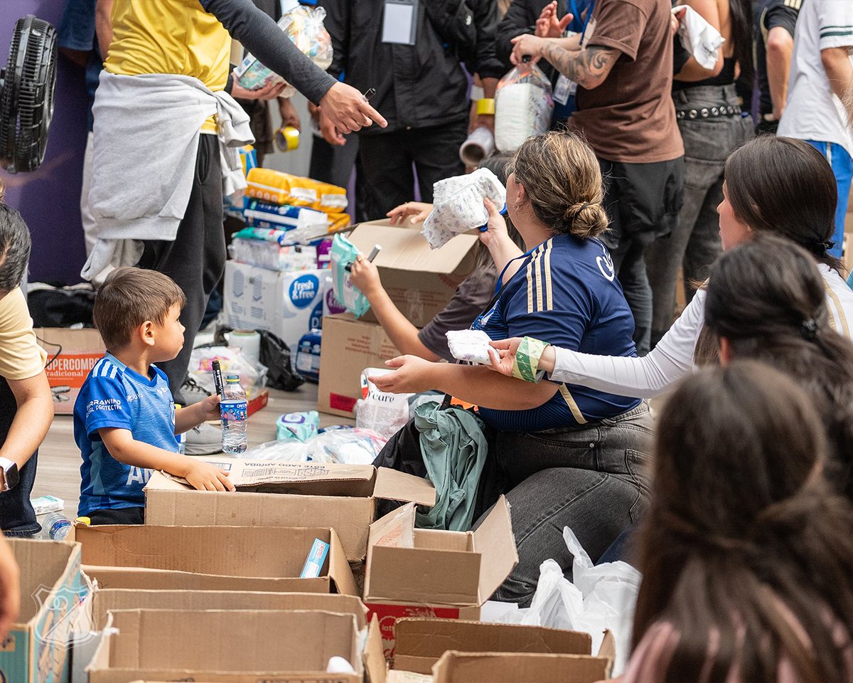 MillosFCoficial's tweet photo. ¡Unidos somos más fuertes! 🙌🇨🇴💙✨ ¡Gracias Familia Azul!

Ⓜ️ En este momento damos por cerradas las filas para la entrega de donaciones. Los invitamos a seguir haciéndolo en el Banco de Alimentos.

💳 Llave BRE-B: 0091677852
📦 Donaciones en especie: Calle 19A # 31 - 50, Bogotá https://t.co/corSGZ1WF7