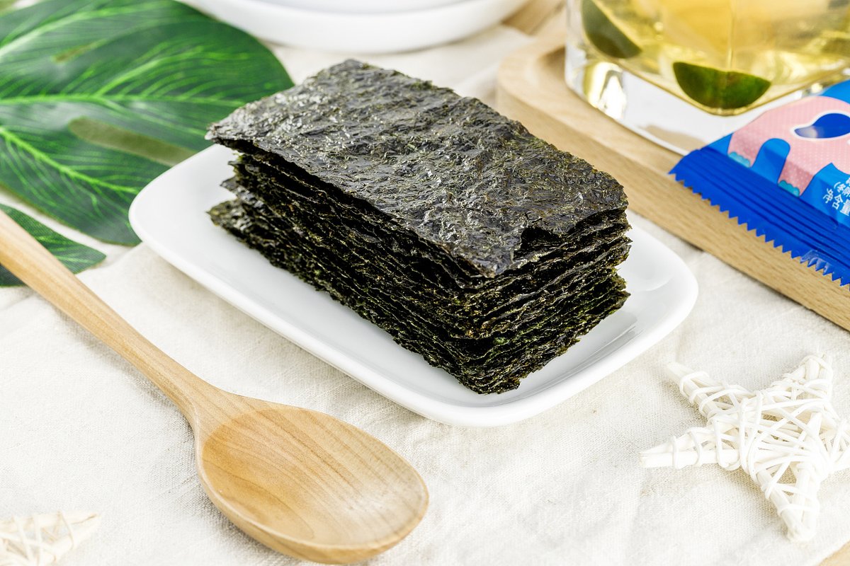 ppppq258442's tweet photo. Snack time just got way better  Grabbed these crispy seaweed chips to share with my squad – perfect for munching while chatting! Who’s joining https://t.co/cnDbhbWZoy