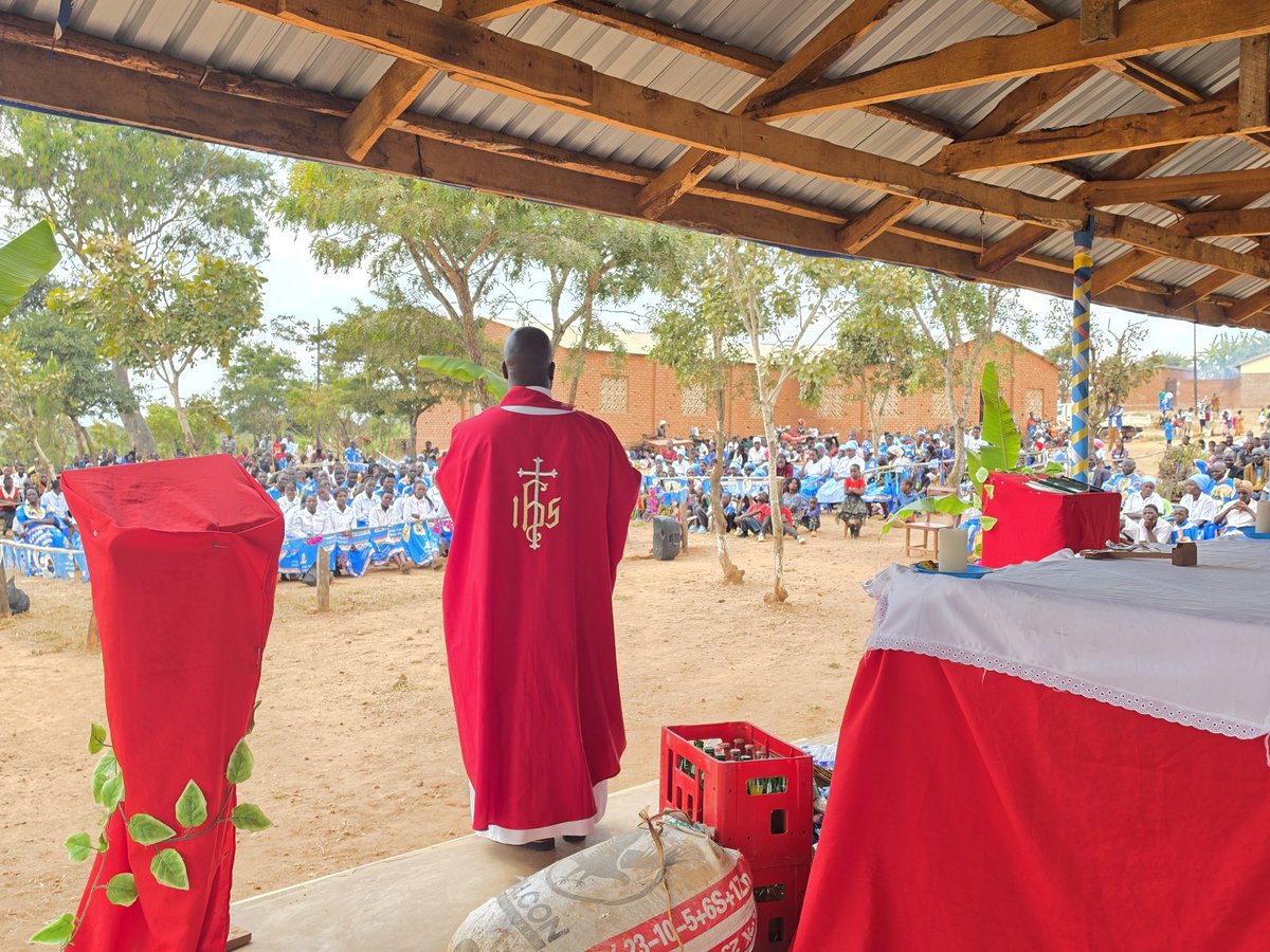 fr_petros's tweet photo. Lovely parishioners,  43,000 baptised Catholics in our new parish. https://t.co/EC1SVqjSu3