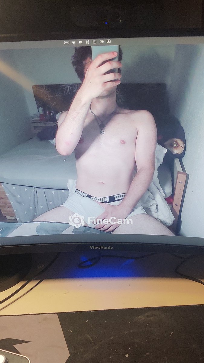 sleepyprinccee's tweet photo. Hard and playing video games 🫣 can it get any better ? https://t.co/E66VVYyMuM