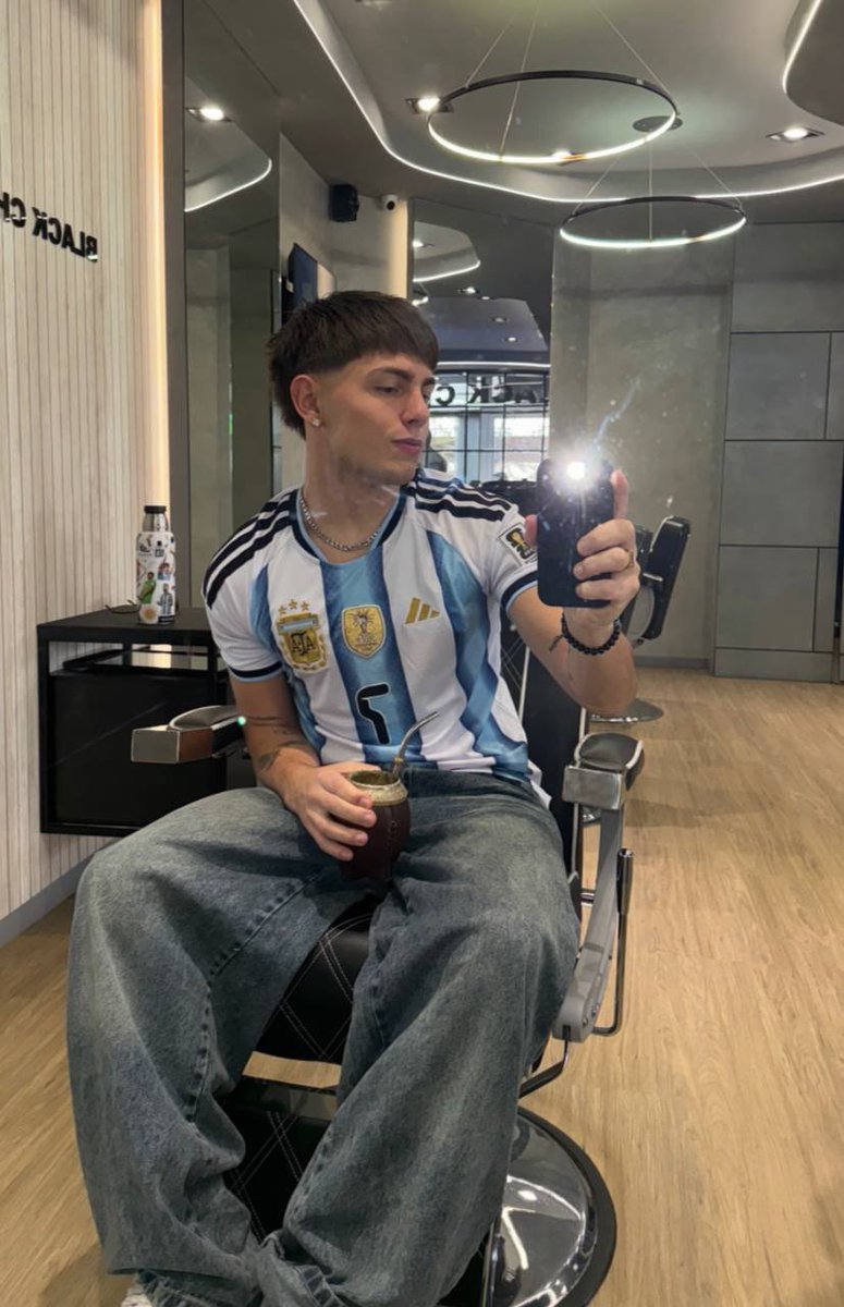 Nickkk699000's tweet photo. El canal más hot del momento! 🥵❤️‍🔥

📲👉🏻 https://t.co/i6CA31DTVj https://t.co/AlyDLG1vGb