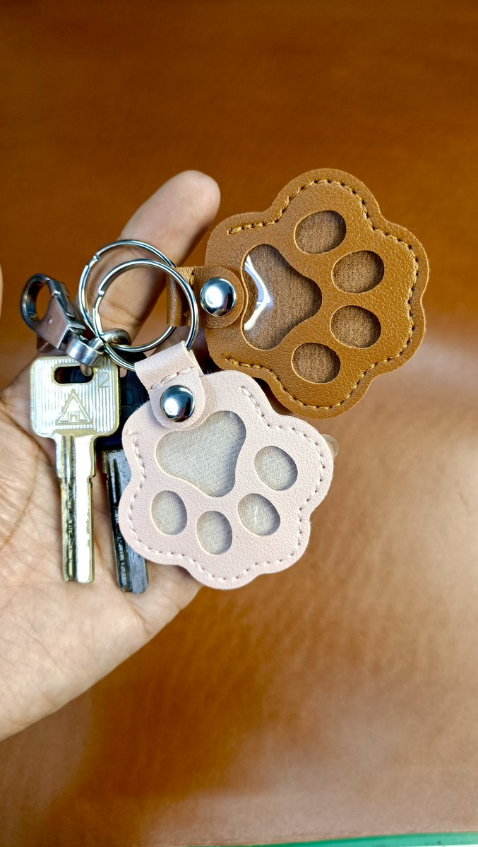 karapachi1's tweet photo. DIY clay keychains done! Customized with my pet’s tiny paw prints  Quick cozy weekend project that’s way more fun than scrolling. What’s your go-to small craft #HandmadeVibes #DIYCrafts， https://t.co/ET3wqAd2Oy
