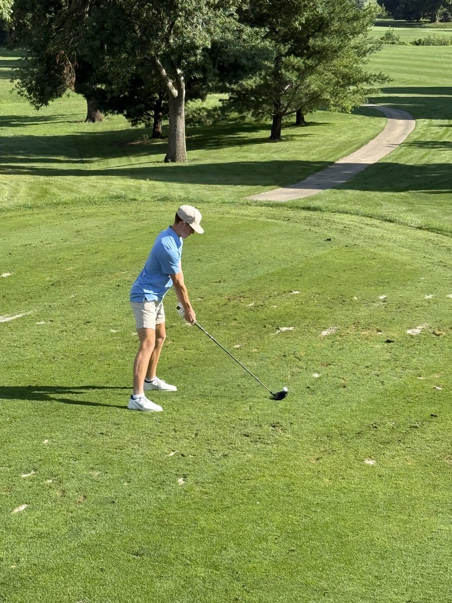 SCNorthBoysGolf's tweet photo. Heading up to Le Mars for a beautiful day at Willow Creek. Shot a team score of 323 and had the following individual scores 

Seth Frankele 71 (medalist)
Kale Puetz 81
Logan Salmon 85
Alex Hexom 86
Braden Kumm 89 https://t.co/doF6X7Sy0s