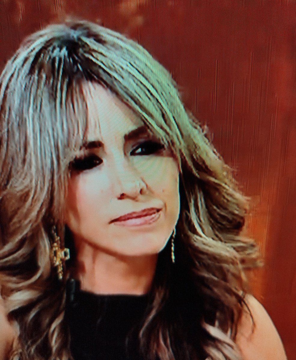 FranTMR's tweet photo. @MalasLenguas_Tv Jajajaja Yo creo que entran en trance como unas iluminadas,si no no tiene explicación https://t.co/zZ1NnTRwwo