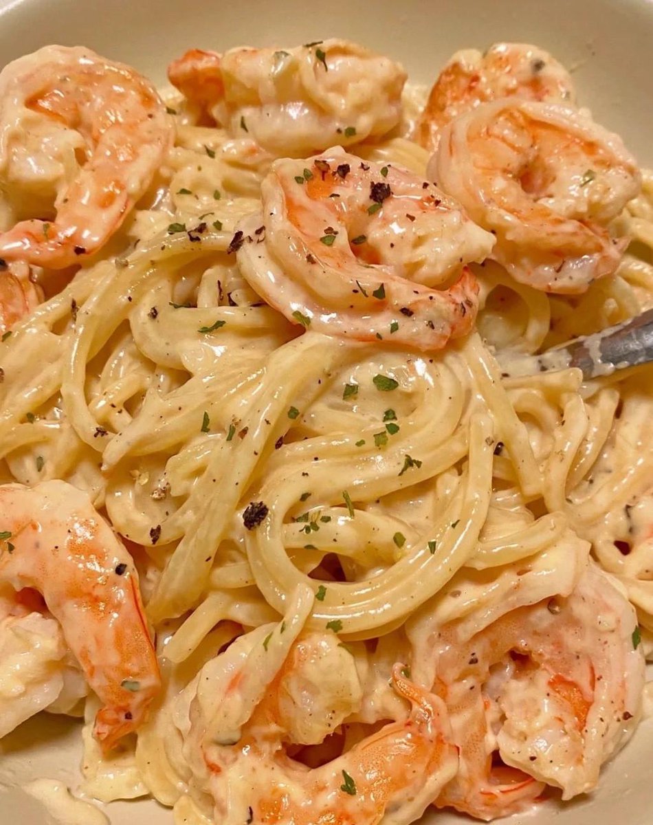 LucianeFer2's tweet photo. Just whipped up a cozy 15-minute garlic butter pasta with sautéed cherry tomatoes – perfect quick weeknight comfort food! https://t.co/mYfba8QV8u
