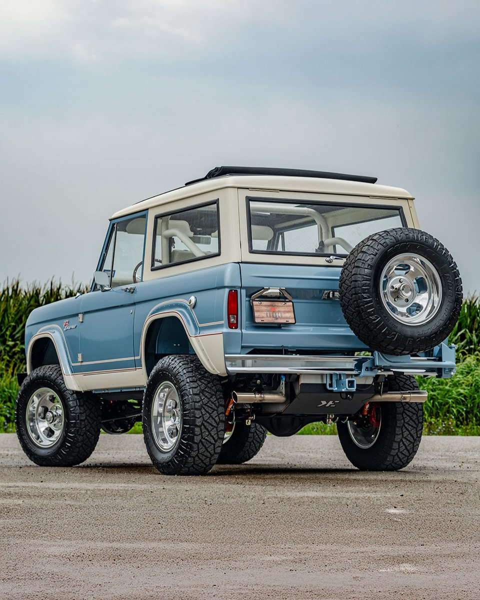 GatewayBronco's tweet photo. Brittany Blue with the sky on standby.
This Coyote Edition™ Gateway Bronco pairs timeless style with our patented Freedom Top. Giving you the classic hard top look with open-air freedom at the push of a button when the drive calls for it.
#gatewaybronco #dreamstodriveways https://t.co/OXX6QnAWco