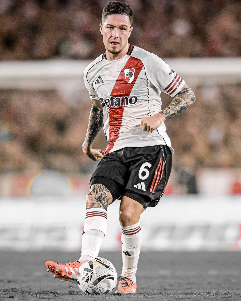 facupietro's tweet photo. La clave del fútbol es saber diferenciar entre un mal jugador y un jugador en mal momento

Ni en pedo me bajo del barco de este tipo https://t.co/MlPuTDfZaG