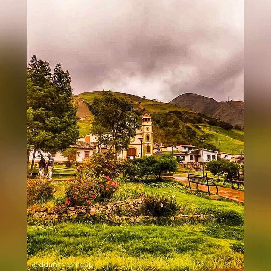 SoyDeMeridaVe's tweet photo. 1️⃣7️⃣ de Agosto (1872)

Fue fundado San Rafael de Mucuchíes, cuna de Juan Félix Sánchez. 🏘️

Es considerado el pueblo más alto de Venezuela a 3140 msnm. Su temperatura promedio es de 10°C. Fue fundado por el Padre Asunción León. https://t.co/KG5DuymJTE