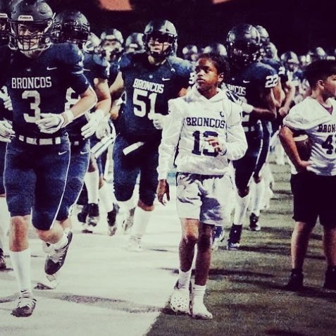 PaytonMercadal's tweet photo. From ball boy to ball player.

4 years of watching. Learning. Preparing for this moment.

Game 1 in 80 hours. ⏳

@CCandaele @vmhsfootball @TheUCReport
@CB_Savage18 @bolton18 @RivalsHS https://t.co/ddkBpxGRpq