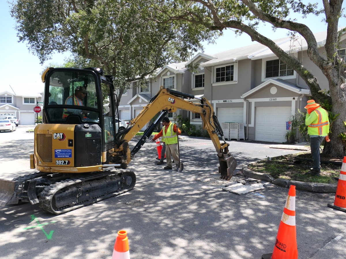 CooperCityGOV's tweet photo. PROJECT UNDERWAY! 📢

The Water Service Line Replacement Project, within Flamingo Townhomes Phase 5, got started today, August 17. Residents in the project area have been notified of the work being conducted in their community.

💧 Learn more: https://t.co/O5ZaDJjvo6. https://t.co/UP8BHp0d6M