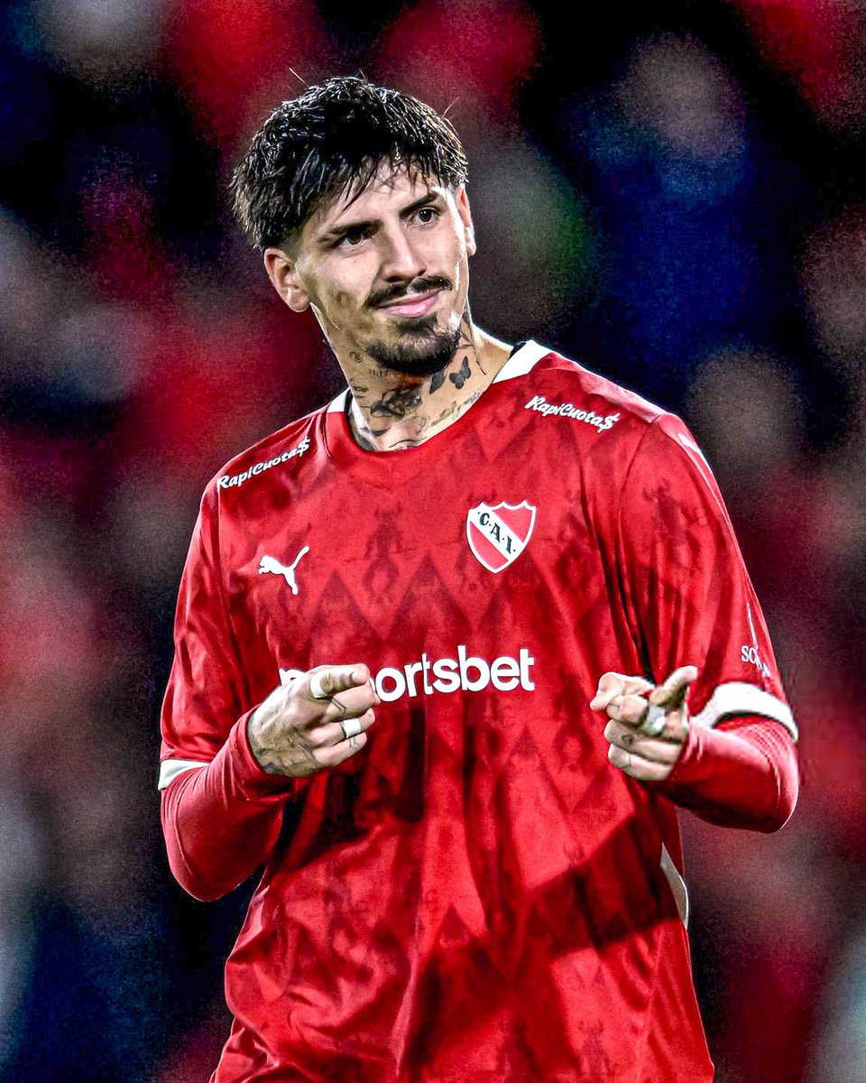 MisticaIFC's tweet photo. Lo BURRO que tenes que ser para sacar del 11 titular a este tipo y mandarlo a perfil cambiado. Hoy tuvo varias de esas recuperaciones altas a las que nos tenía acostumbrados, salidas con pelota que rompen líneas y se transforma en otro mediocampista.

Siempre Lomónaco🇦🇹 https://t.co/Vc7444vtnq
