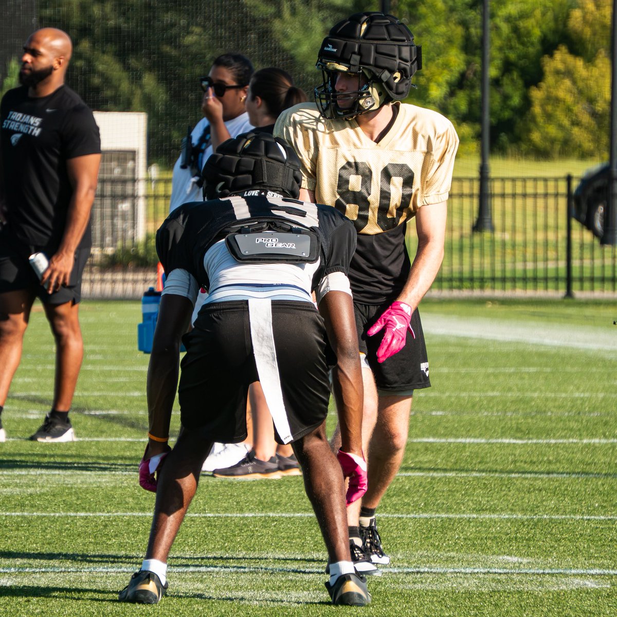 AUTrojansFB's tweet photo. New Week, Same Mission 💪

#AUthentic | #LoveServeCompete https://t.co/wruvw2nDya