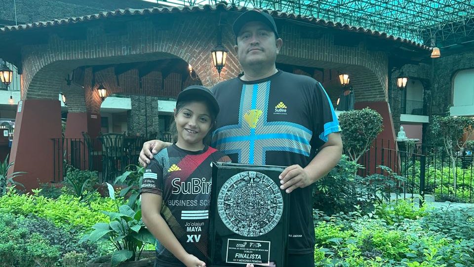 SuBireDeportes's tweet photo. Aprovechando sus vacaciones de la escuela, nuestra alumna y tenista Lupita Reyes no ha parado de competir al más alto nivel en México, durante el presente período de verano. https://t.co/kP9ZZo0qO4