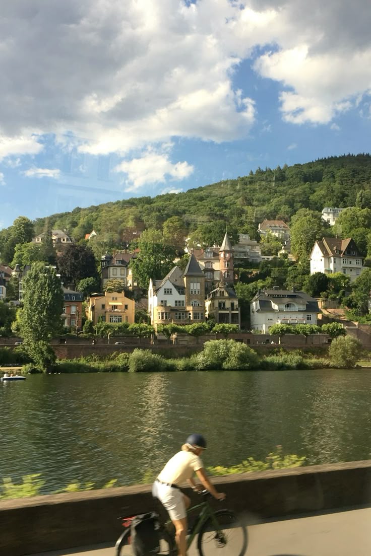 echoesofworld's tweet photo. Heidelberg, Germany https://t.co/9fbuQEUpLv