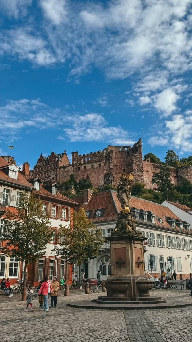 echoesofworld's tweet photo. Heidelberg, Germany https://t.co/9fbuQEUpLv