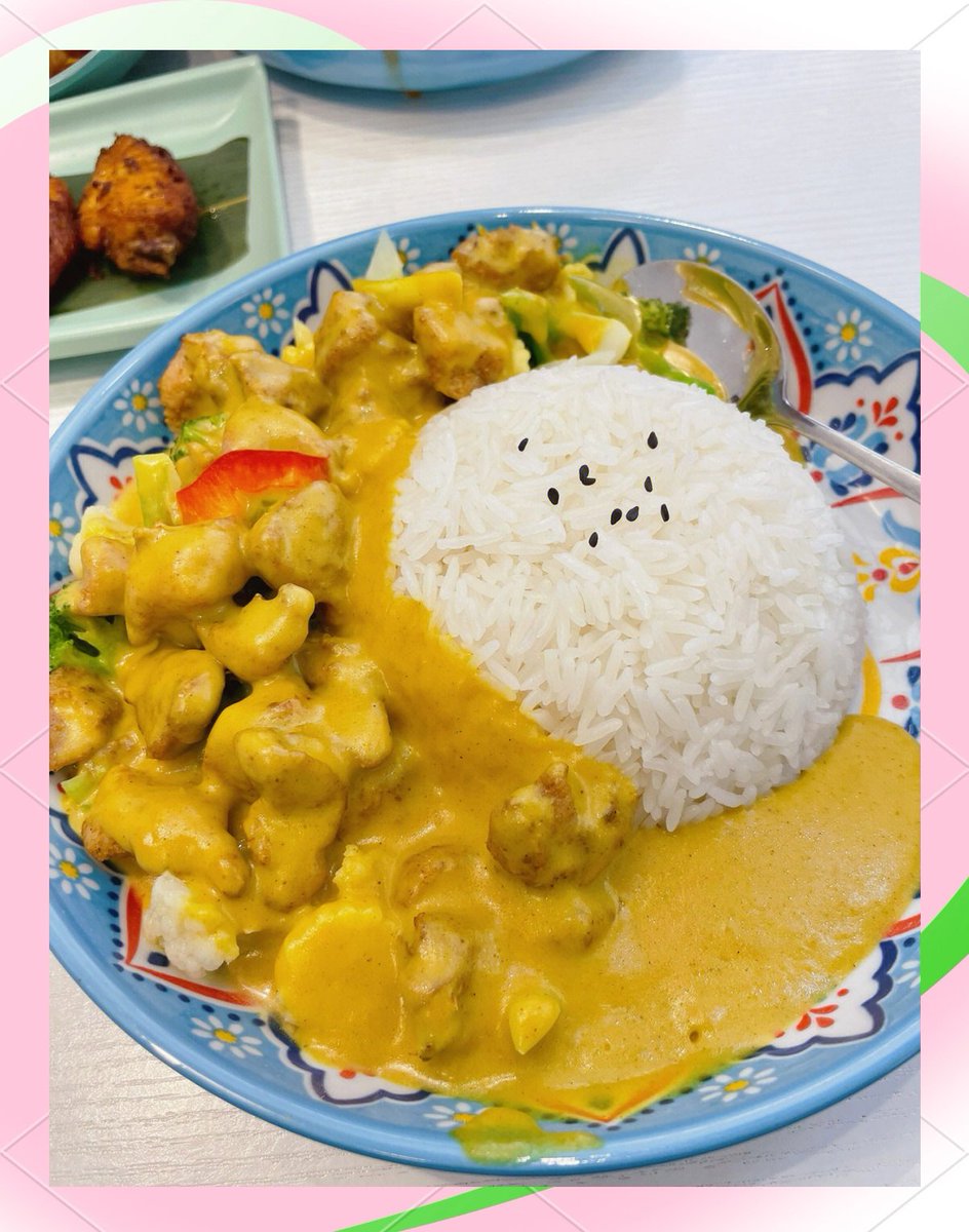 crazycat1616's tweet photo. Craving bold flavors Try this Thai green curry with jasmine rice—coconut, herbs, and a kick of spice that hits just right! https://t.co/Hl4Zu0SPtF