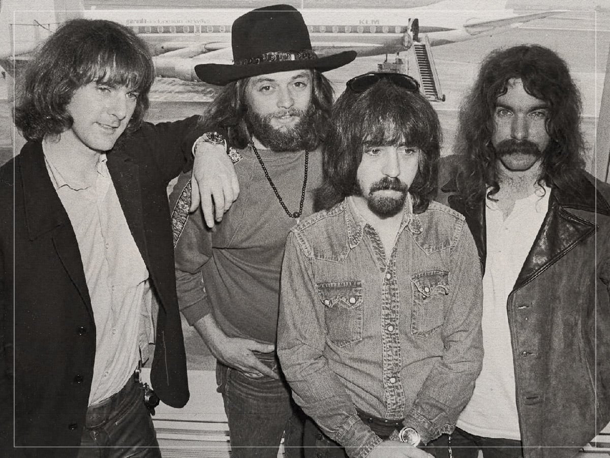 FarOutMag's tweet photo. Hear Me Out: The Byrds’ ‘Turn! Turn! Turn!’ is the defining cover of the 1960s https://t.co/bJyRsXllXg https://t.co/Qcrlmjnr09