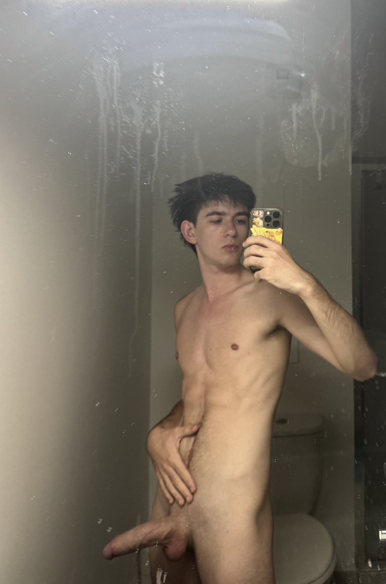 elio_twinkk's tweet photo. new haircut btw https://t.co/si53tAWAOa