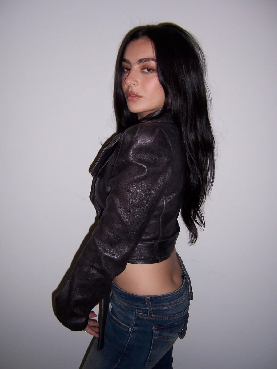 susieetweets's tweet photo. god i love charli xcx https://t.co/f1xFjulhuj