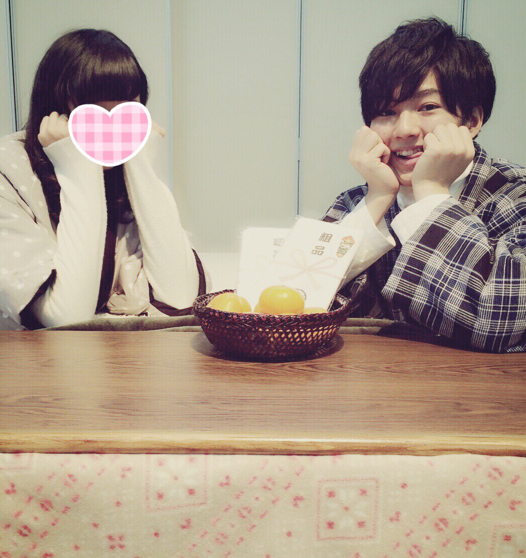 mina____masa's tweet photo. オレもクソキモフィルターかかっちゃってるこたツーショ載せとく https://t.co/UeQXpBEnQ1