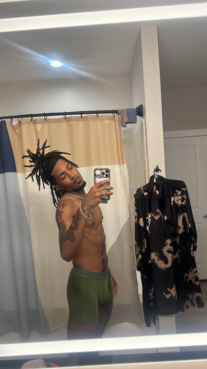 Rockymiyakee's tweet photo. s/o to the BD kings only https://t.co/YXl3b2oiVL