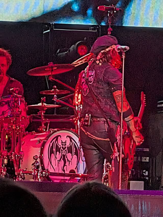 johnnydeppvipp's tweet photo. Join us as we tour, don't miss it out. Be happy, I love you all... https://t.co/bDYDomMwit