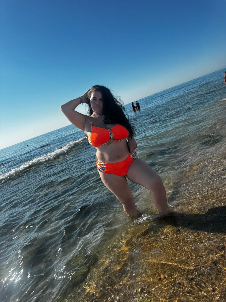 VickyBlazeX's tweet photo. A soft look with a spark you shouldn't underestimate. ⚡

@models4_models @stripchat
#FlirtyVibes #CamGirlLife #GoodVibes https://t.co/VAjnRsOlNo