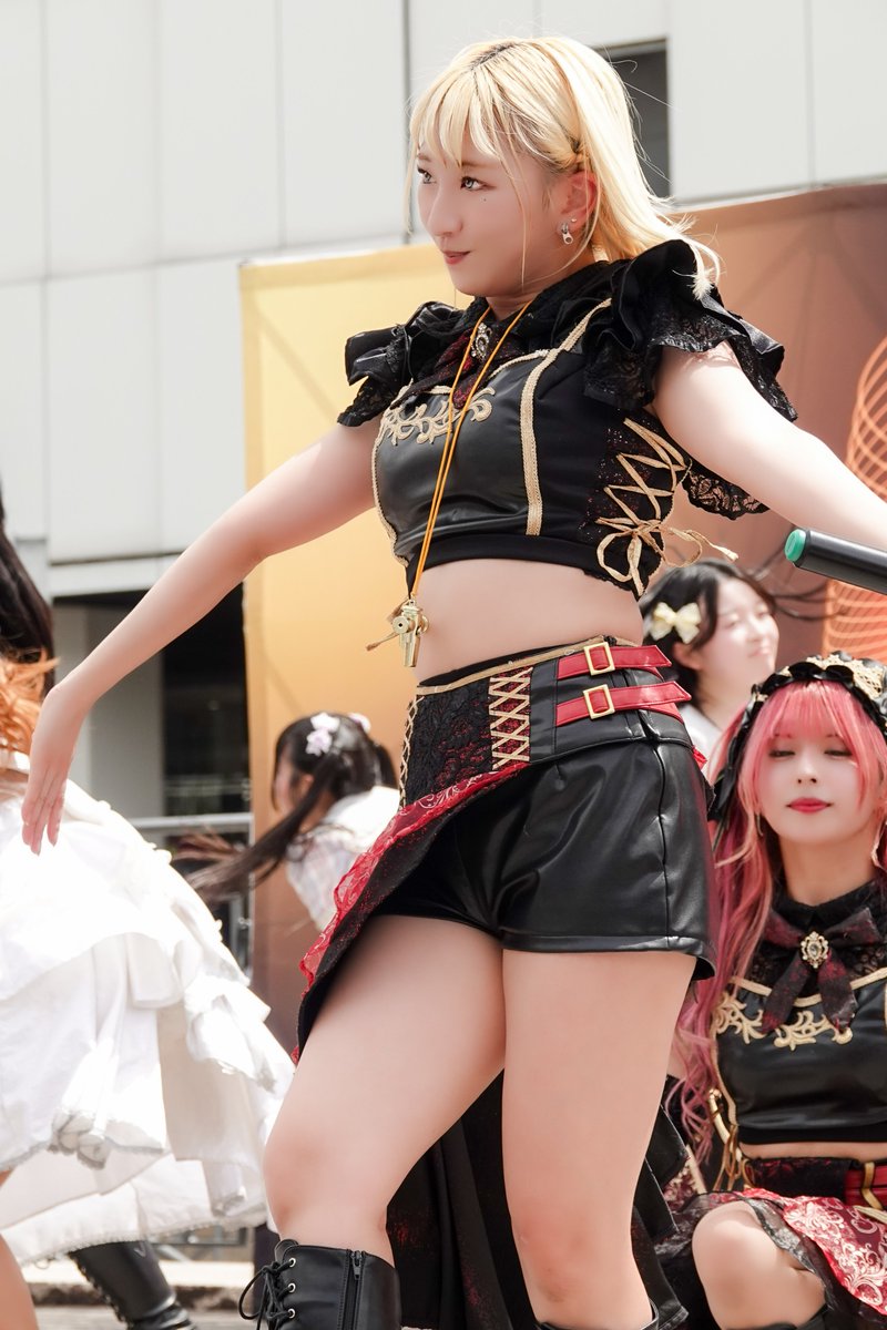 jkmaty's tweet photo. 2026.8.15 姫路駅北にぎわい交流広場🌳
HIMEJI SOUND BOX Day☀️
#KRD8 八木栞菜(@KRD8_Kanna)🧡
最高の真夏のカーニバルガールでした🧨
このホイッスルはここで活躍するためのものだったのですね🪈
#ヤギカン
#HSB https://t.co/NZ5xxyfG8U