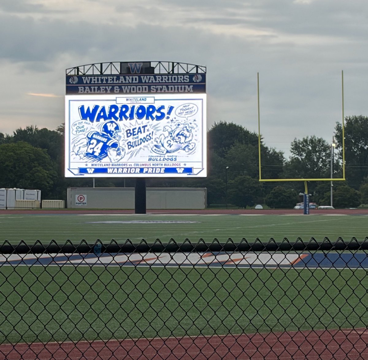 WWarriorFB's tweet photo. 7:00am Monday Morning message in a town where it matters. #breaktherock https://t.co/s12c8KXn5d