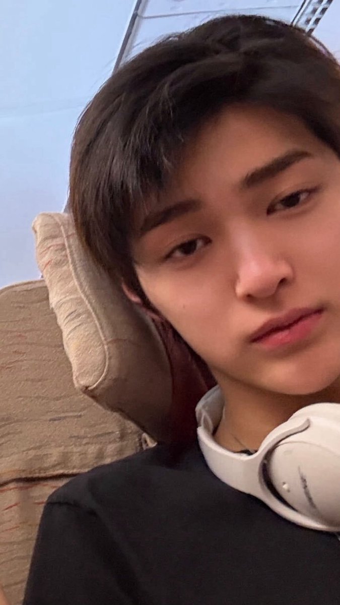 doubleuindchat's tweet photo. his predebut pics have me in my FEELINGS fr 😭😭 i love this lil puppy more than words can say, i hope i get to stay by his side for a long long time 🥹 https://t.co/xh2bevDZHW