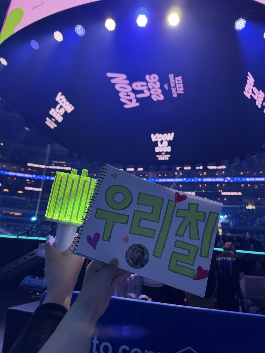 ddoingsss's tweet photo. #KCON_NeverForget #KCONLA2026
Seeing my bias NCT127 at KCON is my favorite summer tradition in LA! 🥹💚 https://t.co/O8C2EacNdW