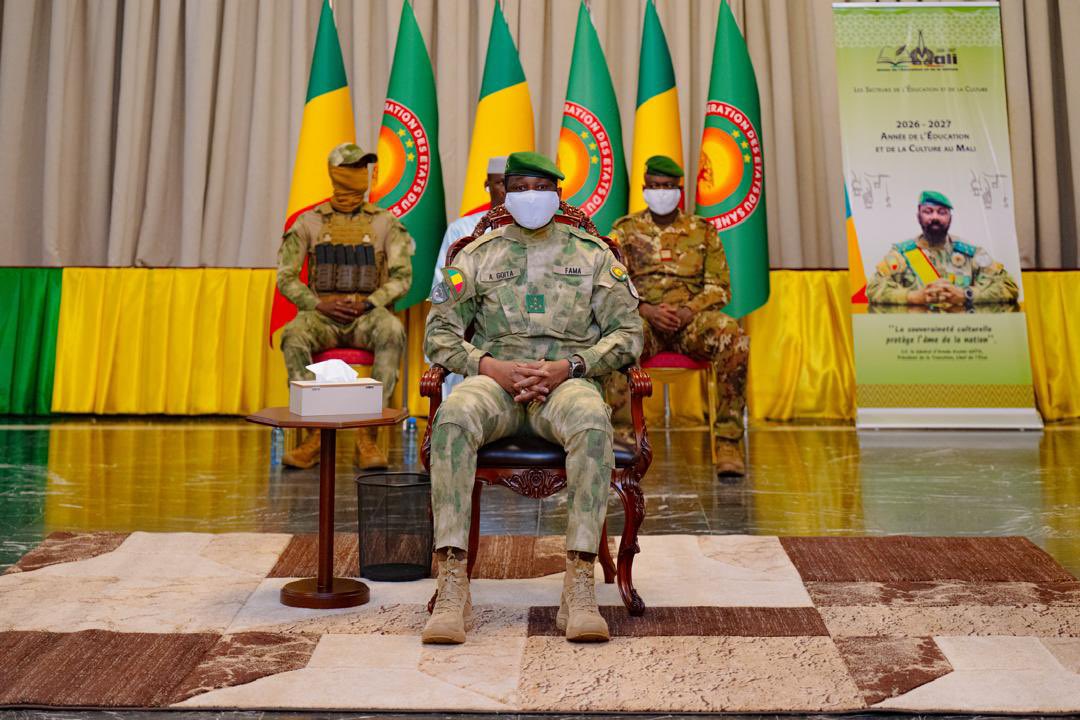 PresidenceMali's tweet photo. Le Président de la Transition, Son Excellence le Général d'Armée Assimi GOÏTA, Chef suprême des Armées, a reçu, ce lundi 17 août 2026, les quatre-vingt-deux militaires libérés le 13 août dernier. https://t.co/oUzO5qlFps